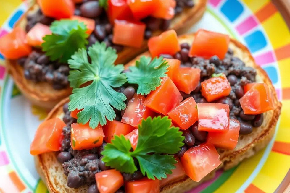 Torrada de Feijão Preto com Tomate e Coentro