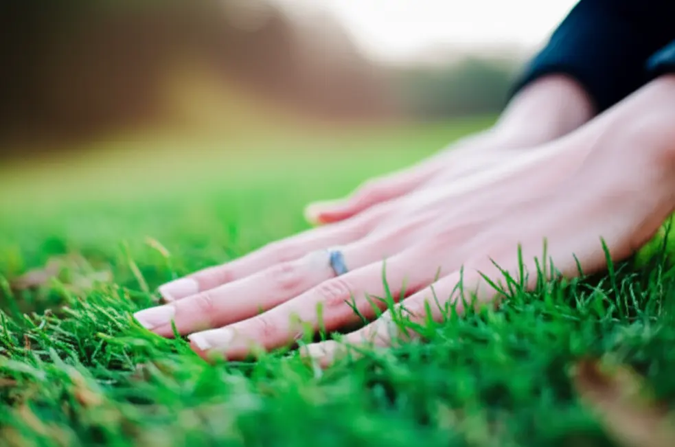 7 Técnicas Práticas de Grounding para Reduzir a Ansiedade
