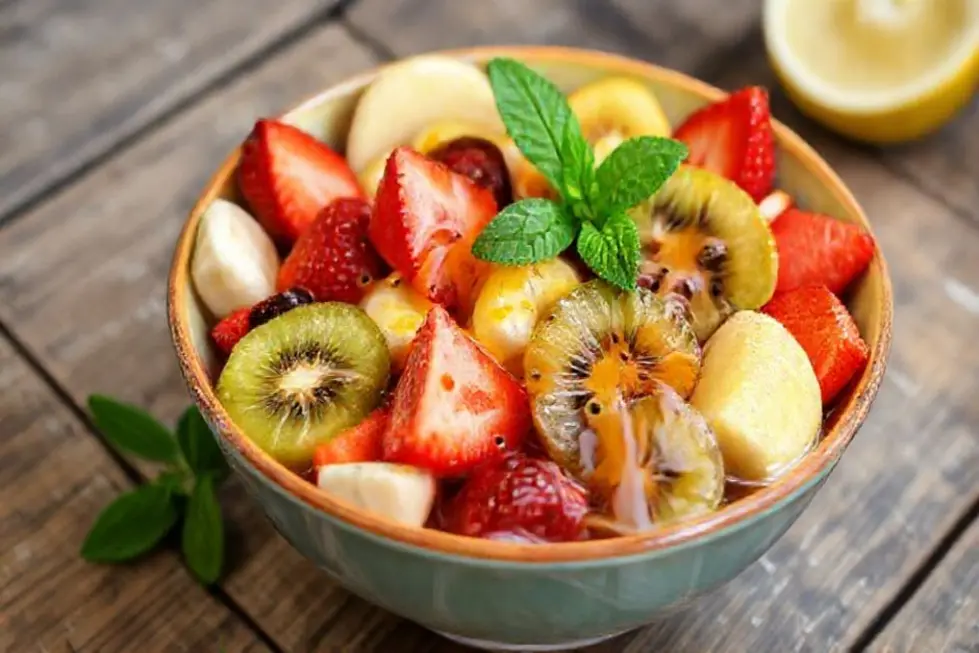 7 Caldas Irresistíveis para Elevar suas Saladas de Frutas 9 Caldinha Cítrica: Frescor em Cada Colher