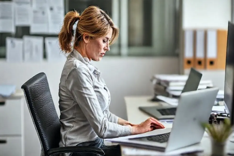 7 Exercícios para Fortalecer suas Costas e Melhorar sua Postura 9 Os Desafios da Postura na Vida Moderna