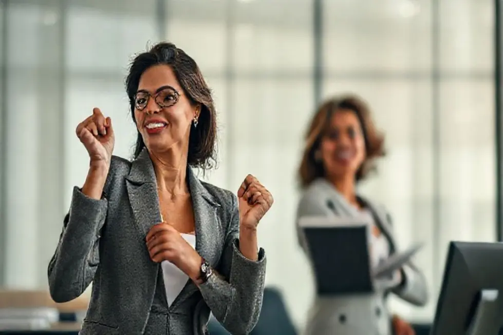 Imagem que representa mulheres investindo e se empoderando financeiramente.