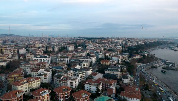 A stunning aerial view of Üsküdar in Istanbul, showcasing its urban landscape and waterfront.