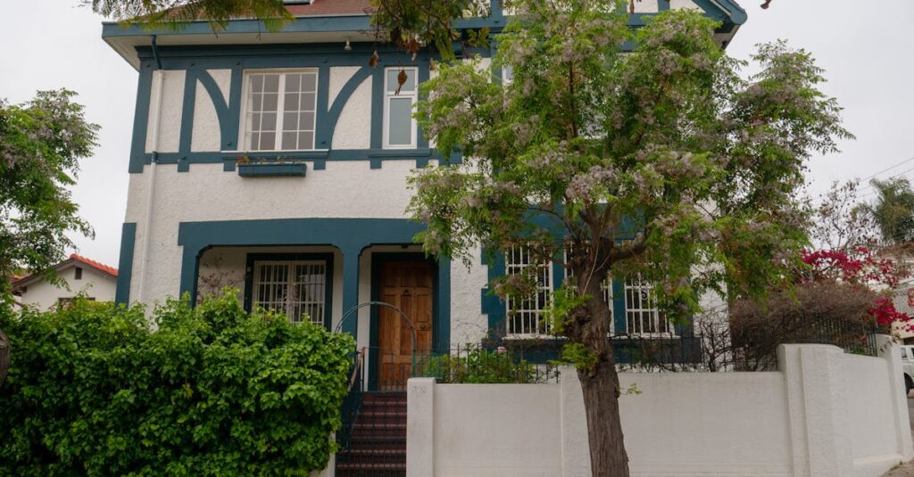 A charming classic-style house surrounded by lush greenery located in Valparaíso, Chile.